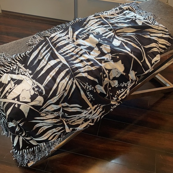 This is a gorgeous ESCADA Silk scarf - Picture 5 of 9